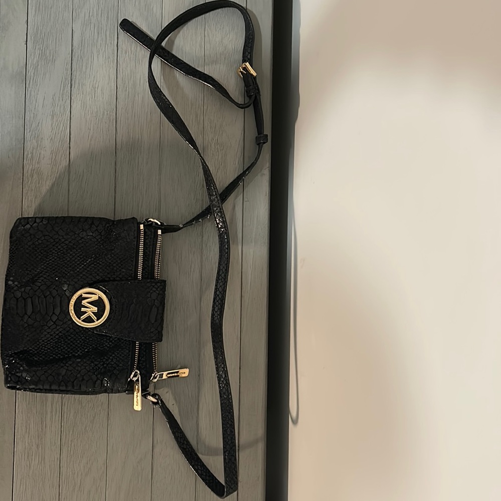 Michael Kors crossbody wallet